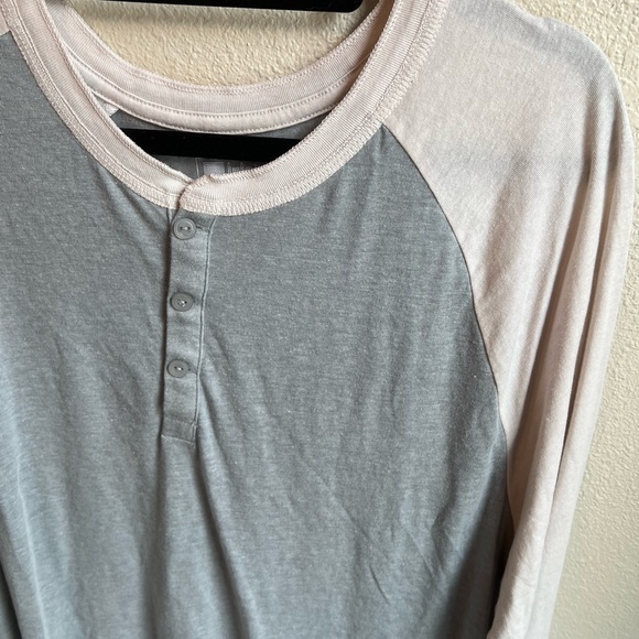 *NWT* LuLaRoe Mark Cream & Grey Long Sleeve T-Shirt - Picture 2 of 7